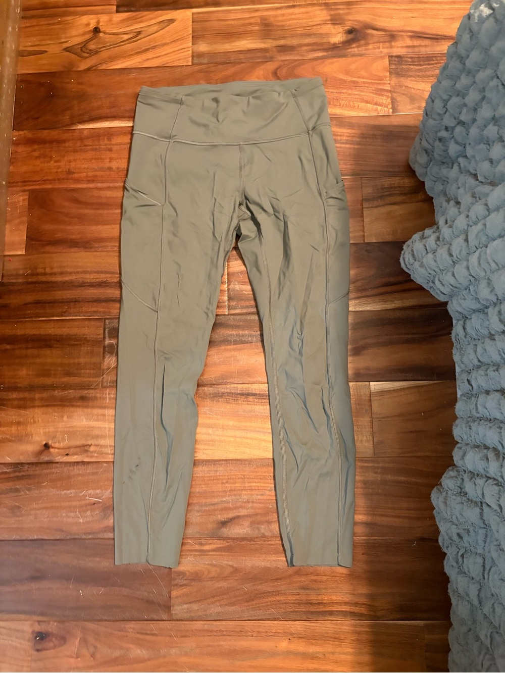 Lululemon Green High Rise Running Leggings Side Pockets Size 8 (801)